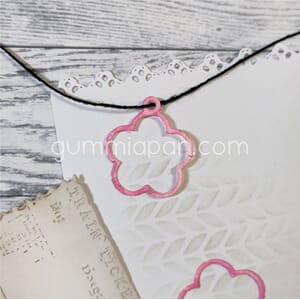 Gummiapan - Blomstertag, str 26,5 x 30,5 mm