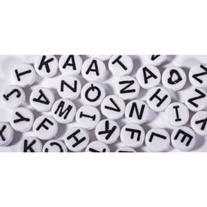 Bokstav perler - Hvit med svart skrift, disk, 40 gram