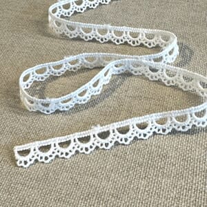 Papirdesign - Hvite blonde, bredde 10 mm, selges pr m