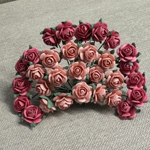 Papirdesign - Varm rosa Roser, str 1,2 cm, 30 stk