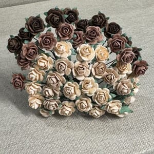Papirdesign - Brun miks Roser, str 1,2 cm